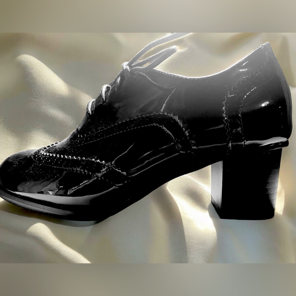 Oxfords Wingtip Lace up Mid Heel Pumps